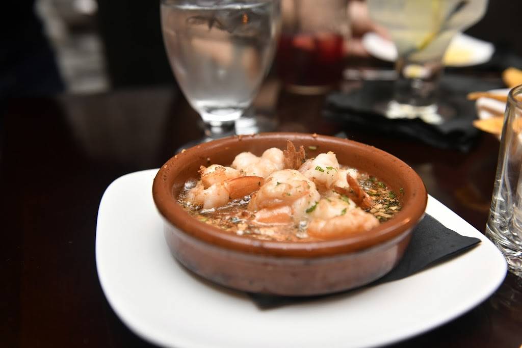 Sangaritas Tapas Wine | night club | 40-02 Bell Blvd, Bayside, NY 11361, USA | 7184282727 OR +1 718-428-2727