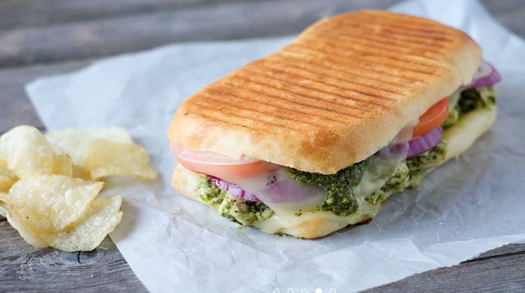 Amatos | meal takeaway | 312 St John St, Portland, ME 04102, USA | 2078285978 OR +1 207-828-5978