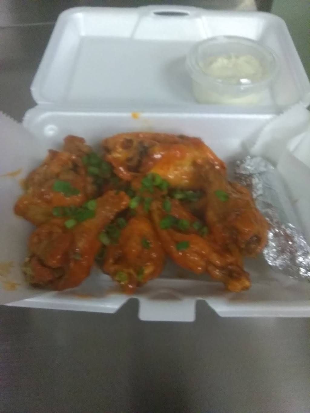 Village Pizza | restaurant | 991 S Main St, Plantsville, CT 06479, USA | 8606200022 OR +1 860-620-0022