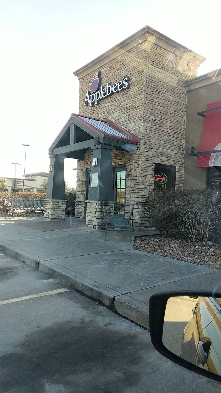 Applebees Grill + Bar | restaurant | 5911 East Sam Houston Pkwy N, Houston, TX 77049, USA | 2814582469 OR +1 281-458-2469