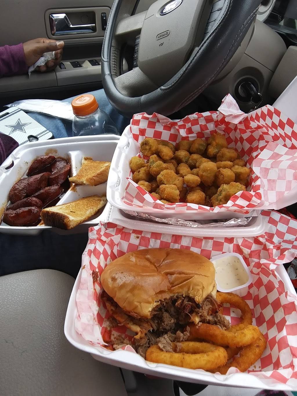 Good Luck BBQ and Burgers | restaurant | 4800 Dolphin Rd, Dallas, TX 75223, USA | 2148262727 OR +1 214-826-2727