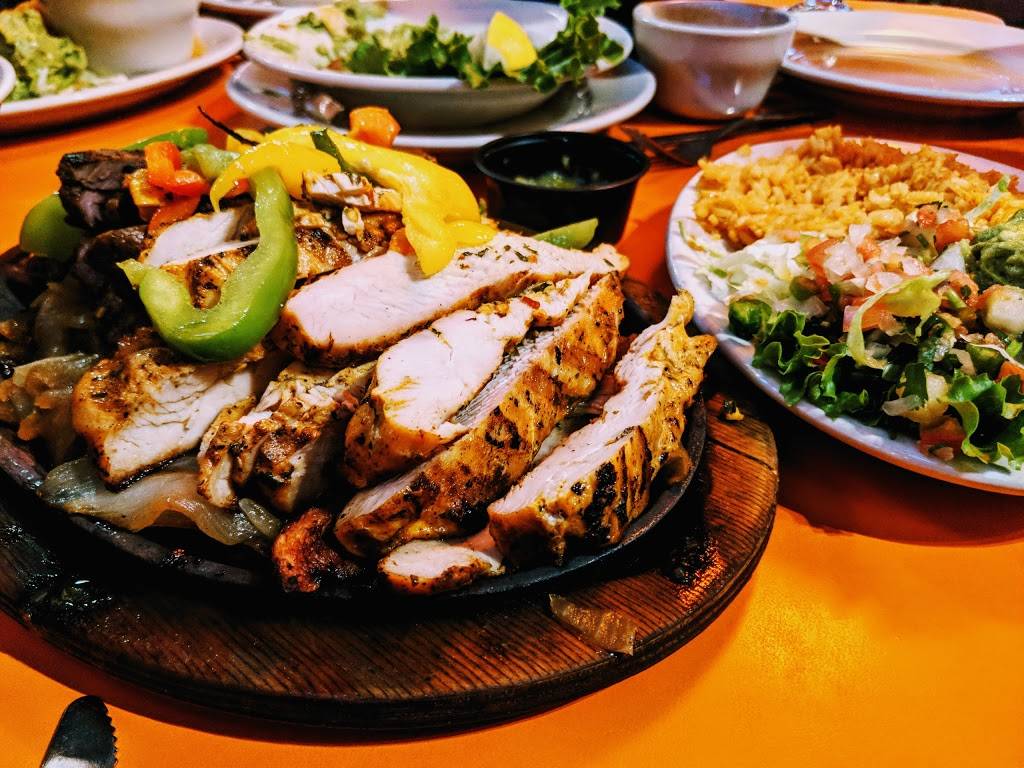 Los Molcajetes | restaurant | 1106 US-377, Roanoke, TX 76262, USA | 8174914600 OR +1 817-491-4600