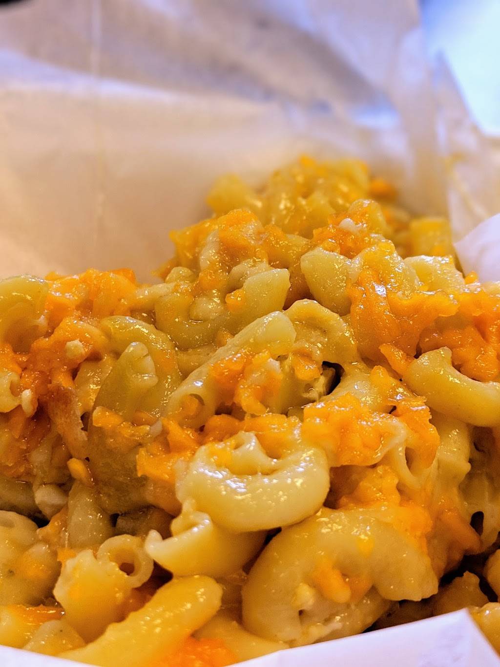 Addie Lees Soul Food | restaurant | 596 Main St, Worcester, MA 01608, USA | 5087520569 OR +1 508-752-0569