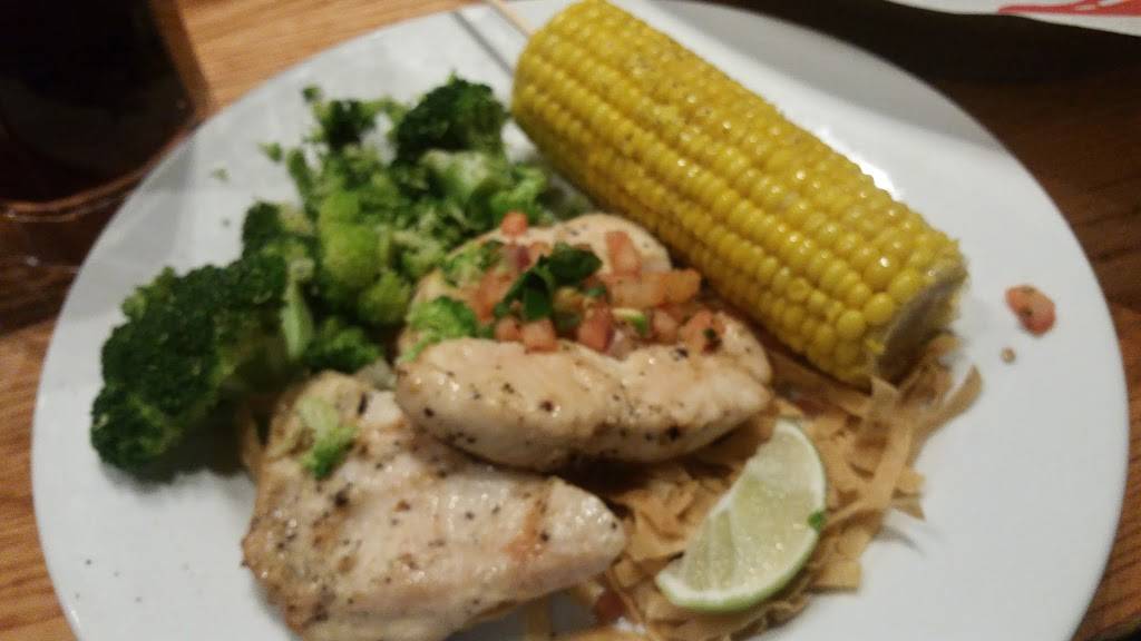 Chilis Grill & Bar | meal takeaway | 1292 E Prosperity Ave, Tulare, CA 93274, USA | 5596864475 OR +1 559-686-4475