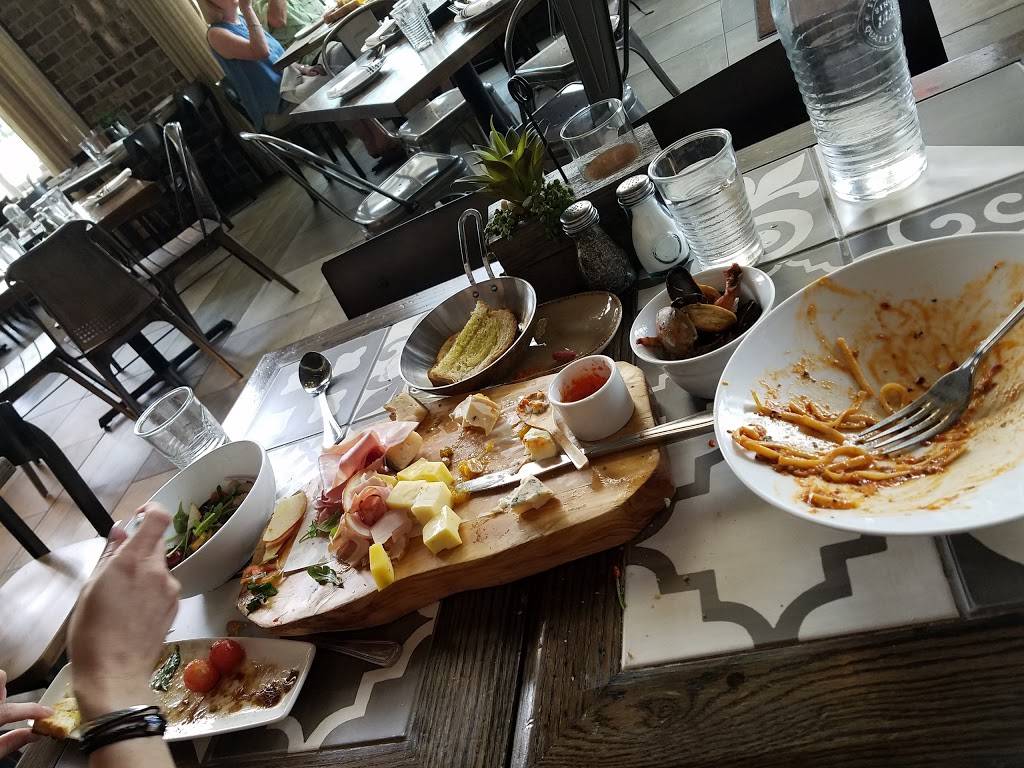 Grotto Downtown | restaurant | 1001 Avenida De Las Americas Suite A, Houston, TX 77010, USA | 7136580752 OR +1 713-658-0752