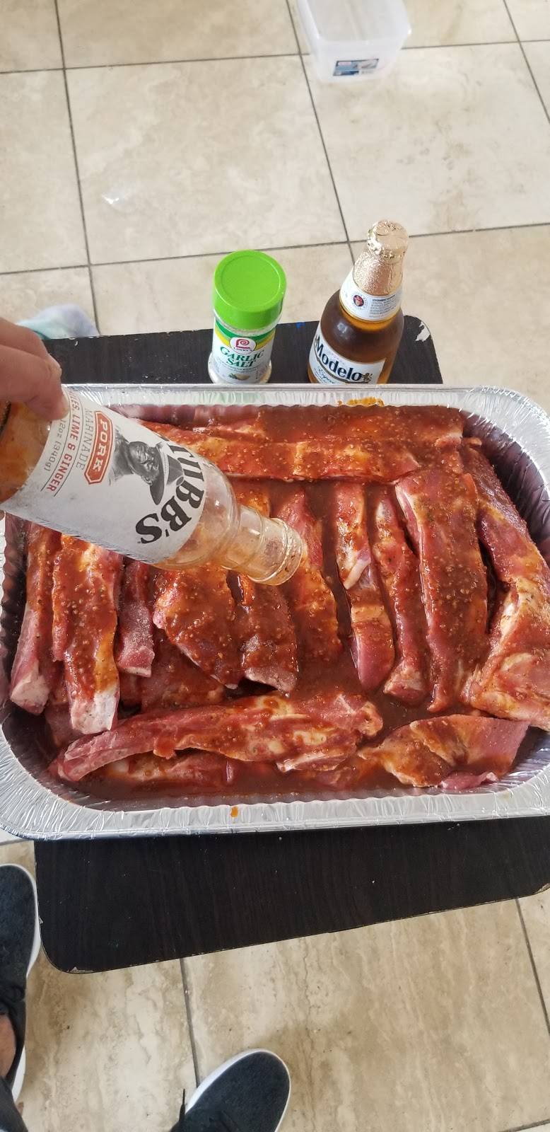 Dinos Burgers | restaurant | 2217 W 1st St, Santa Ana, CA 92703, USA | 7145428927 OR +1 714-542-8927