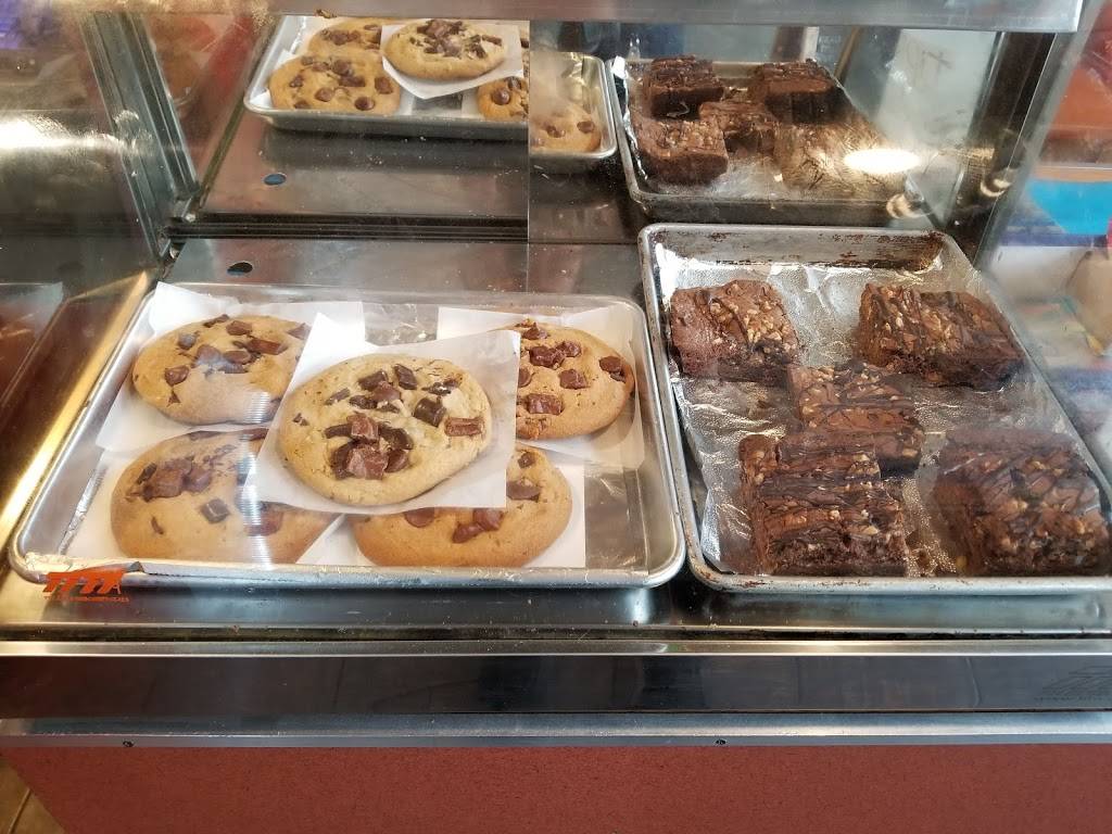 Yogi Dog | restaurant | 6771 Hollywood Blvd, Los Angeles, CA 90028, USA | 3234663465 OR +1 323-466-3465