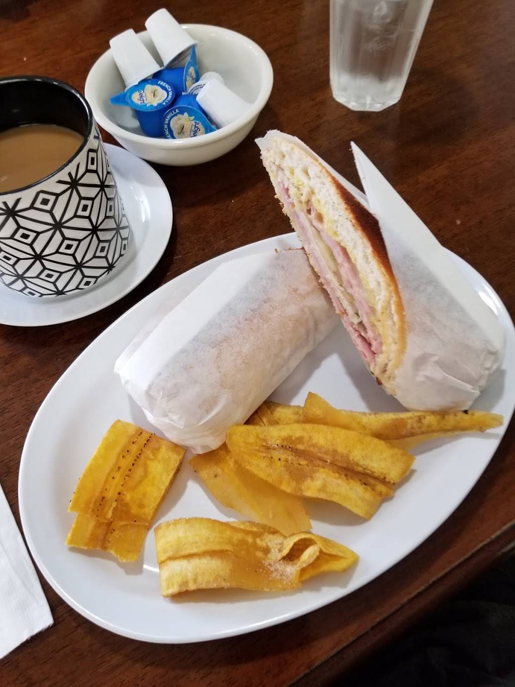 Cafe Cuba & Cakes | restaurant | 12215 Hawthorne Blvd, Hawthorne, CA 90250, USA | 3106752253 OR +1 310-675-2253