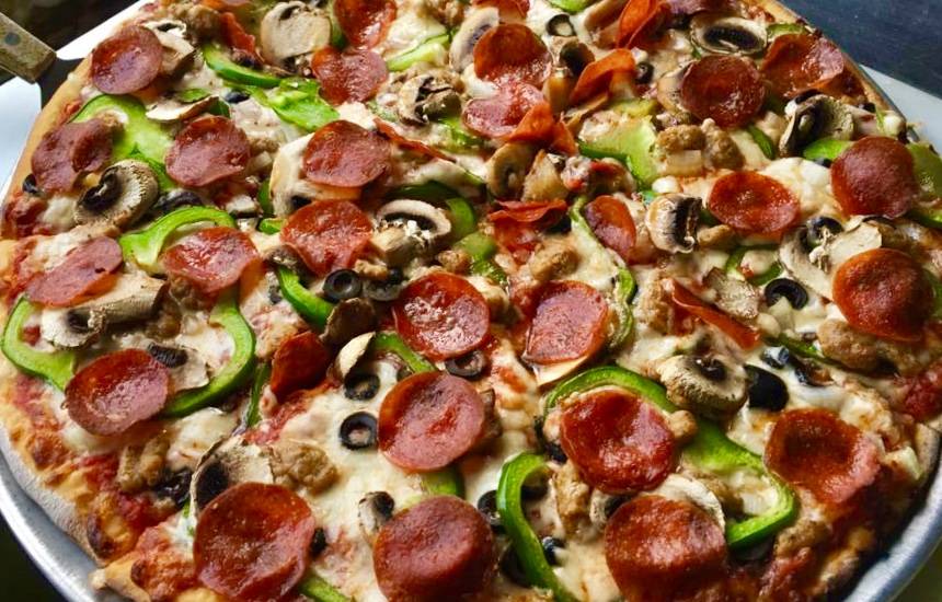 Dutch Treat - Sports Bar - Pizza - Burgers | restaurant | 317 Main St, Franconia, NH 03580, USA | 6038238851 OR +1 603-823-8851