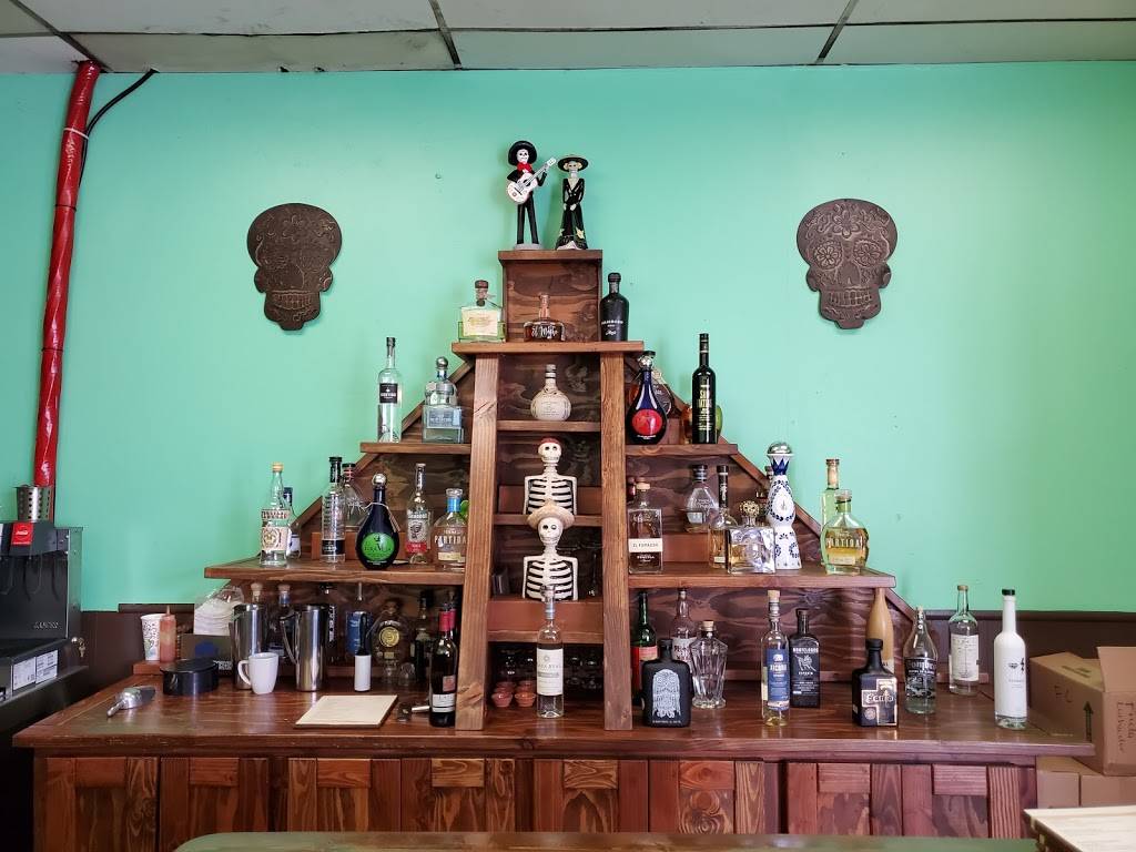 Xicamiti La Taquería Bistro | restaurant | 715 Washington Ave, Golden, CO 80401, USA | 3032153436 OR +1 303-215-3436