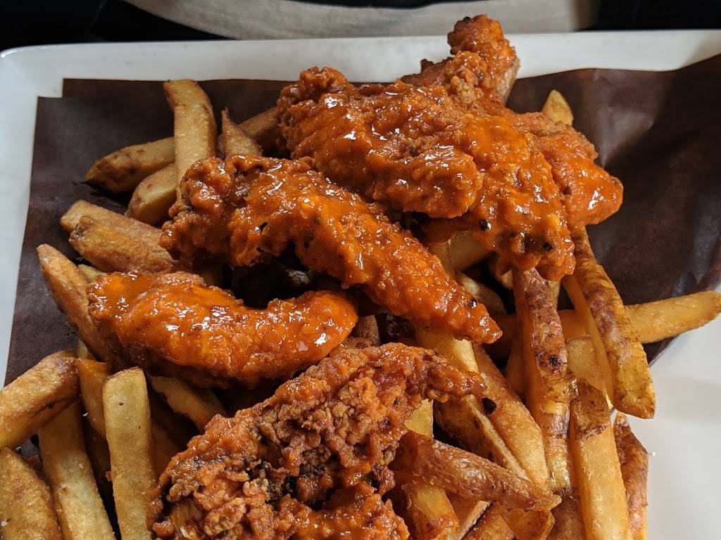 The Binbrook Grill | restaurant | 3020 Binbrook Rd, Binbrook, ON L0R 1C0, Canada | 9056920909 OR +1 905-692-0909