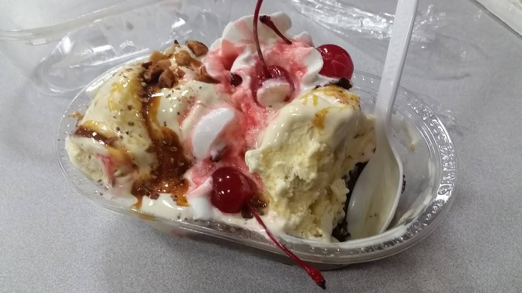 Braums Ice Cream & Burger Restaurant | restaurant | 7212 S Hulen St, Fort Worth, TX 76133, USA | 8173700540 OR +1 817-370-0540