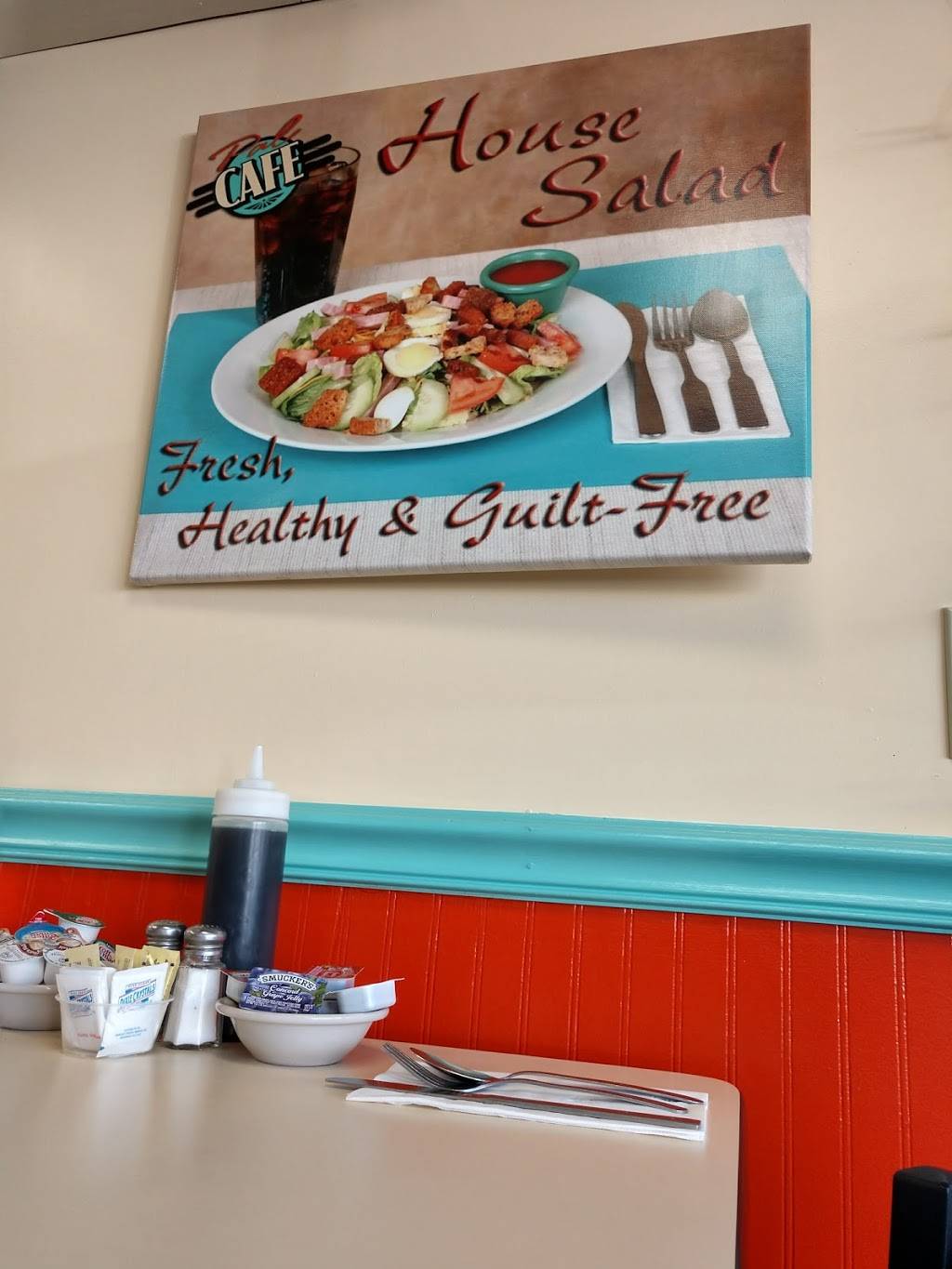 The Pal Cafe | restaurant | 229 Division St, Park Falls, WI 54552, USA | 7157622529 OR +1 715-762-2529