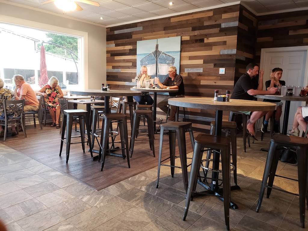 Portside Grill on Urbanna Creek | restaurant | 25 Cross St, Urbanna, VA 23175, USA | 8046956240 OR +1 804-695-6240