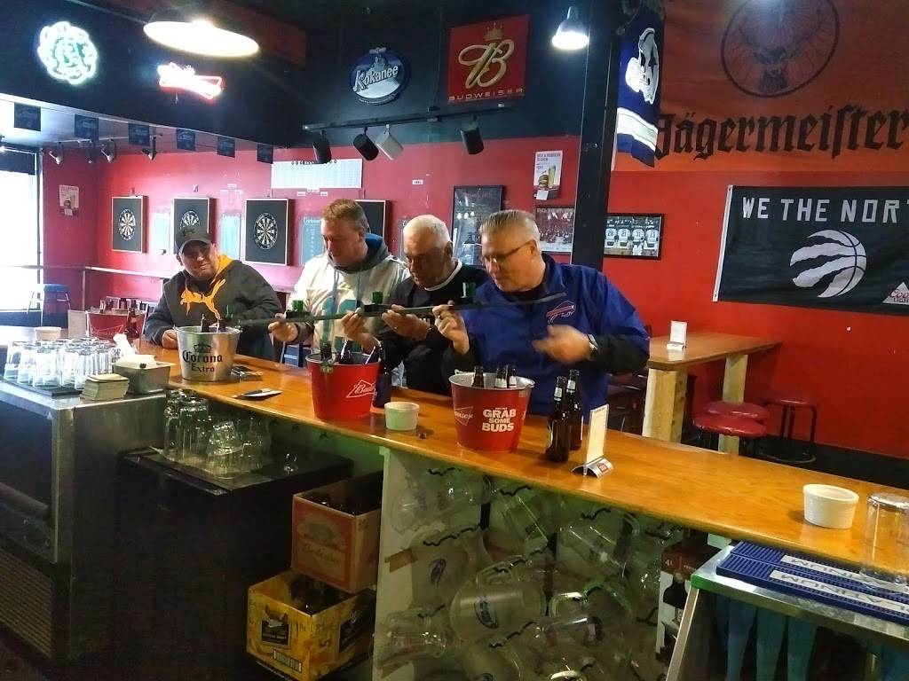 Hacks Taps & Grill | restaurant | 101 Hazelglen Dr #1, Kitchener, ON N2M 5A2, Canada | 5197442839 OR +1 519-744-2839