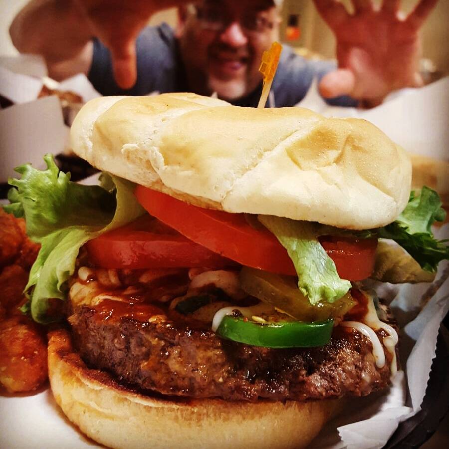 The Fieldhouse Bar & Grill | restaurant | 1200 W Main St #24, Peoria, IL 61606, USA | 3094949600 OR +1 309-494-9600