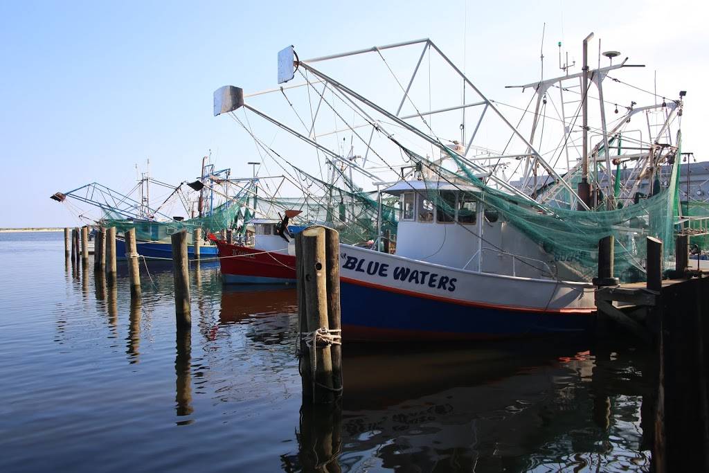 McElroys Harbor House | restaurant | 695 Beach Blvd, Biloxi, MS 39530, USA | 2284355001 OR +1 228-435-5001