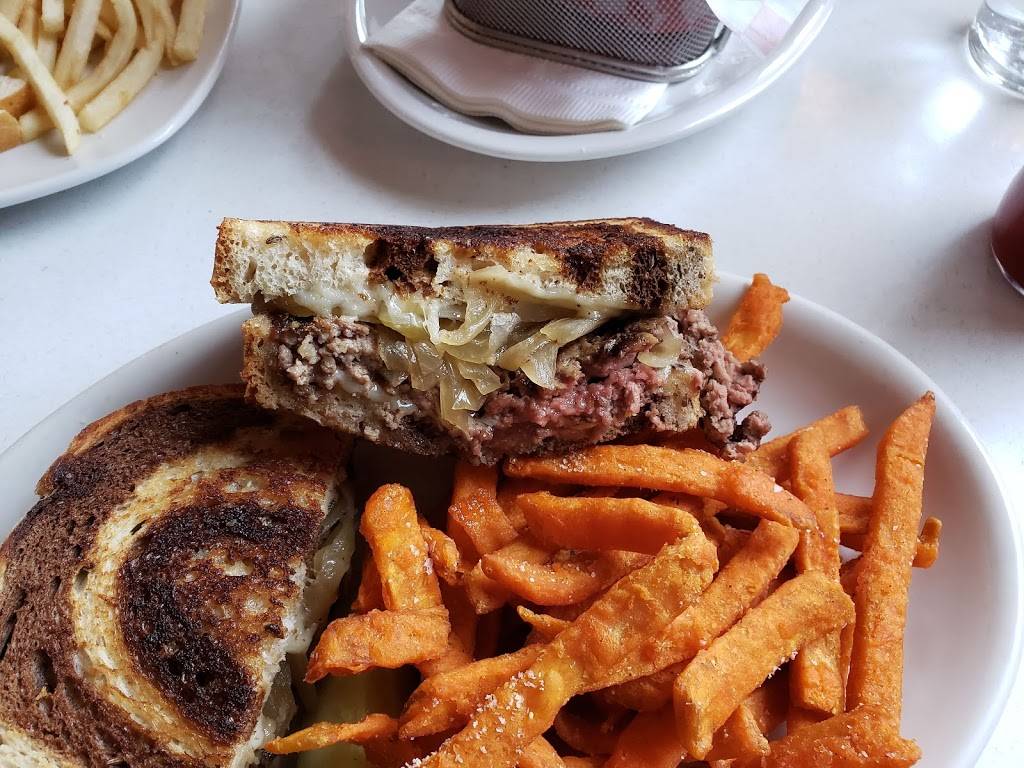 Jax At The Tracks | restaurant | 10144 W River St, Truckee, CA 96161, USA | 5305507450 OR +1 530-550-7450