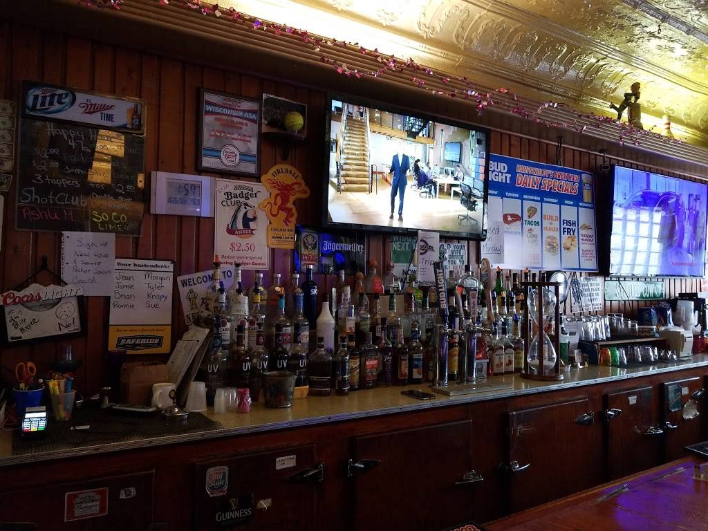 Haufschildts Brew Haus | restaurant | 111 E Main St, Weyauwega, WI 54983, USA | 9208673208 OR +1 920-867-3208