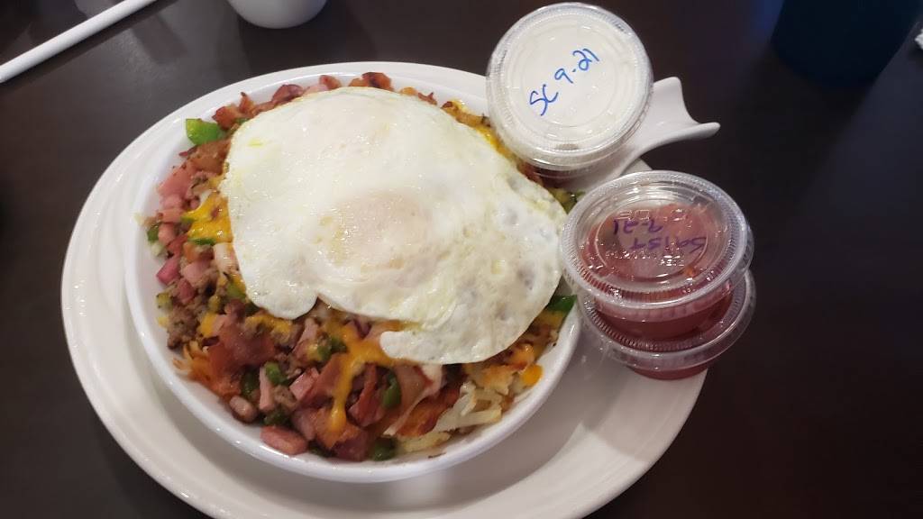 Cuatlatls Family kitchen | restaurant | 1516 Camanche Ave, Clinton, IA 52732, USA | 5632420439 OR +1 563-242-0439