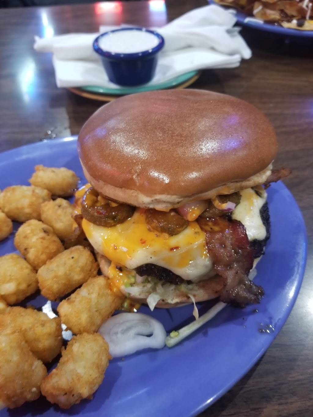 Brewskys Food & Spirits South | restaurant | 1602 South St, Lincoln, NE 68502, USA | 4024382739 OR +1 402-438-2739