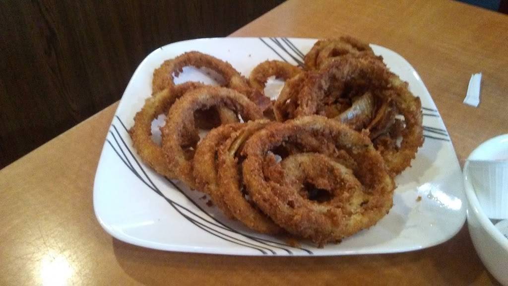 Royal Oak Diner | restaurant | 900 Station Rd, Bellport, NY 11713, USA | 6312865757 OR +1 631-286-5757