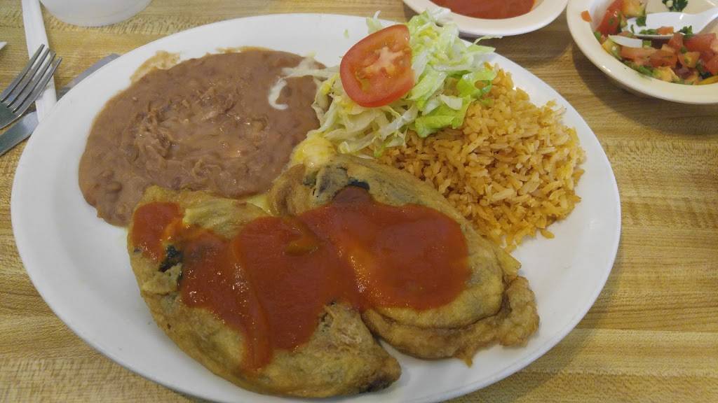 El Presidente Restaurante | restaurant | 2558 N Ashland Ave, Chicago, IL 60614, USA | 7735257938 OR +1 773-525-7938