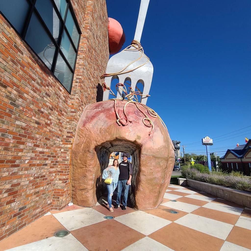 Pasghettis | restaurant | 3129 W 76 Country Blvd, Branson, MO 65616, USA | 4173350690 OR +1 417-335-0690