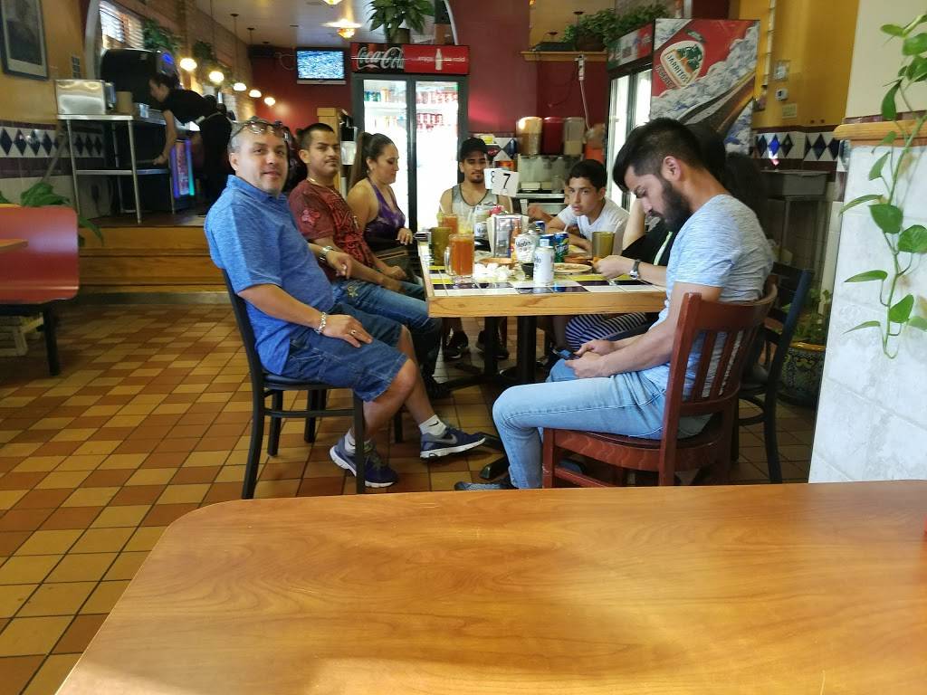 La Haciendita Taquería Restaurant | restaurant | 3322 W 47th St, Chicago, IL 60632, USA | 7735233208 OR +1 773-523-3208