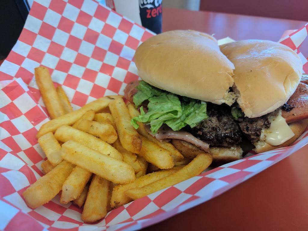 Chachis Burgers | restaurant | 10176 McCombs St, El Paso, TX 79924, USA | 9157596394 OR +1 915-759-6394