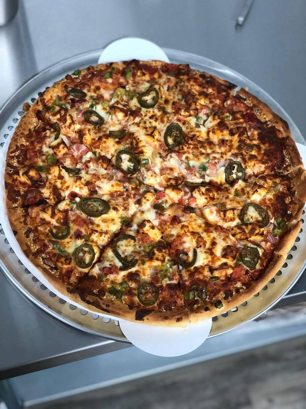 Red Swan Pizza | restaurant | 1447 Upper Ottawa St Unit 17, Hamilton, ON L8W 3J6, Canada | 9053184929 OR +1 905-318-4929