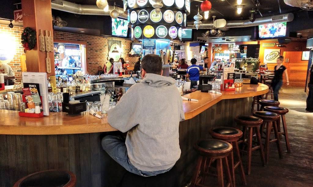 Drakes | restaurant | 3921 Summit Plaza Dr, Louisville, KY 40241, USA | 5023843921 OR +1 502-384-3921