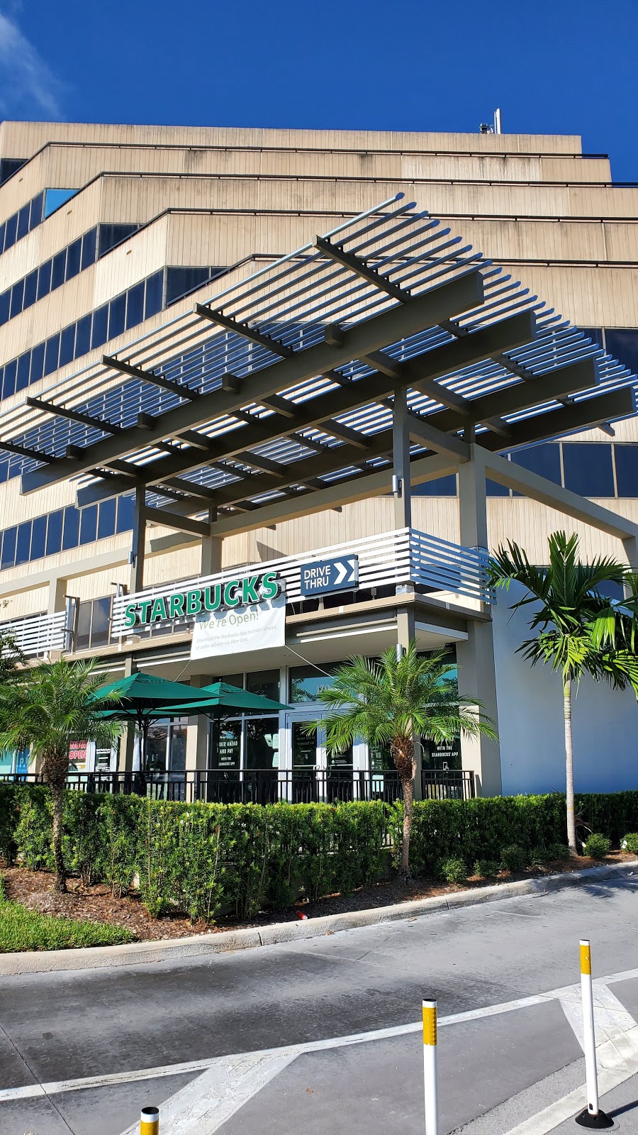 Starbucks | cafe | 12000 Biscayne Blvd, Miami, FL 33181, USA | 3058937941 OR +1 305-893-7941