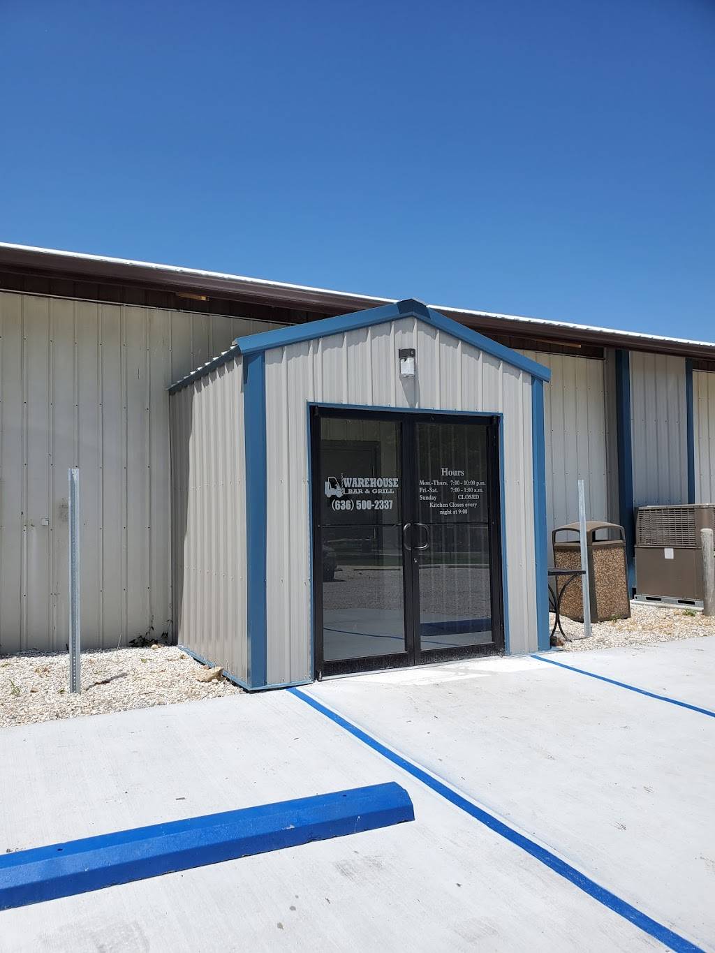 Warehouse Bar and Grill | restaurant | 102 Cedar St, Jonesburg, MO 63351, USA | 6365002337 OR +1 636-500-2337