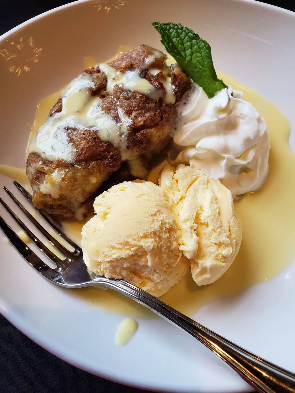 Sedona Taphouse | restaurant | 27466 Novi Rd, Novi, MI 48377, USA | 2489169191 OR +1 248-916-9191