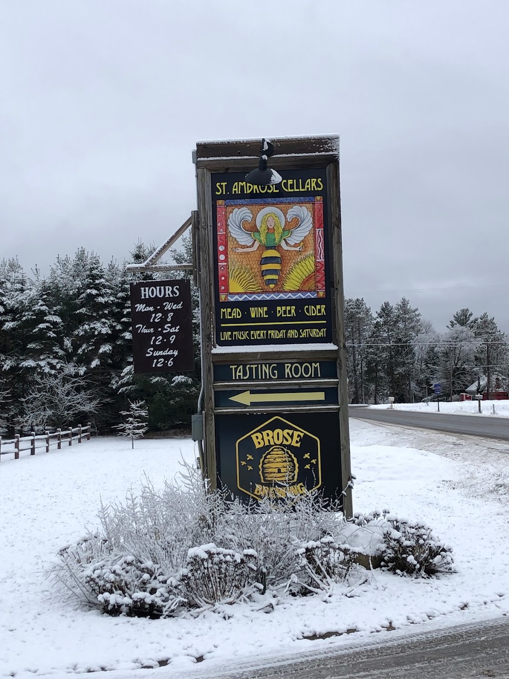 St. Ambrose Cellars | restaurant | 841 S Pioneer Rd, Beulah, MI 49617, USA | 2313834262 OR +1 231-383-4262