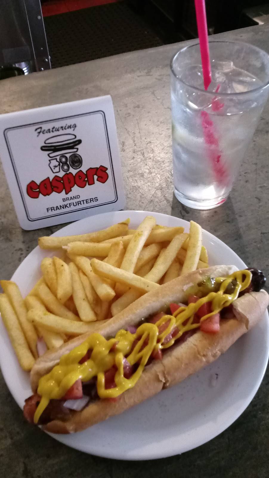 Barkin Dog Grill | restaurant | 940 11th St, Modesto, CA 95354, USA | 2095722341 OR +1 209-572-2341