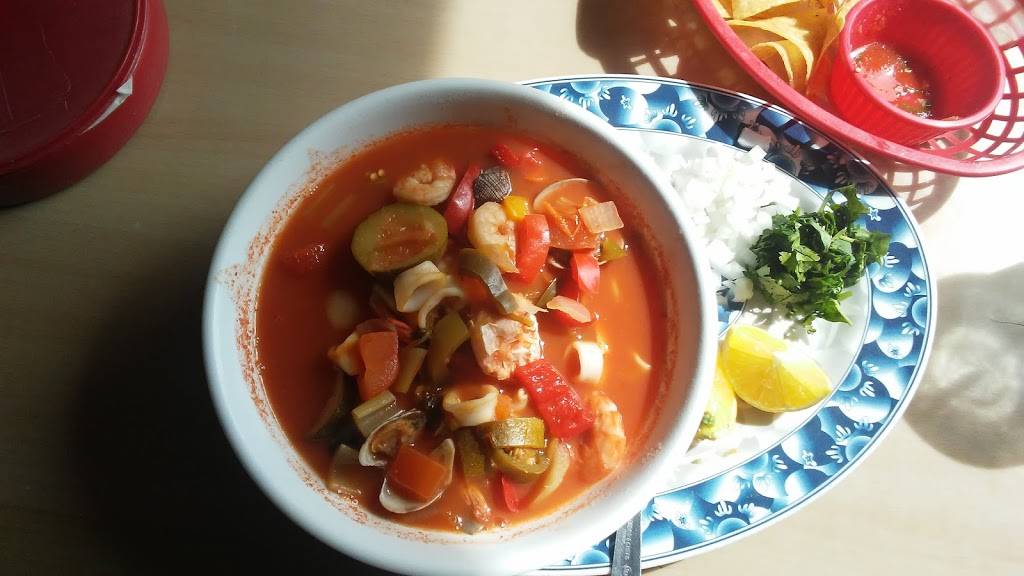 La Costeña Mexican Grill & Seafood | restaurant | 10870 Cedar Ave, Bloomington, CA 92316, USA | 9098774367 OR +1 909-877-4367