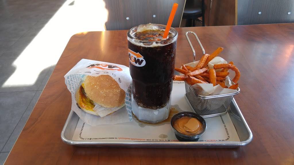 A&W Canada | restaurant | 270 Bleams Rd, Kitchener, ON N2C 2K6, Canada | 5198945500 OR +1 519-894-5500