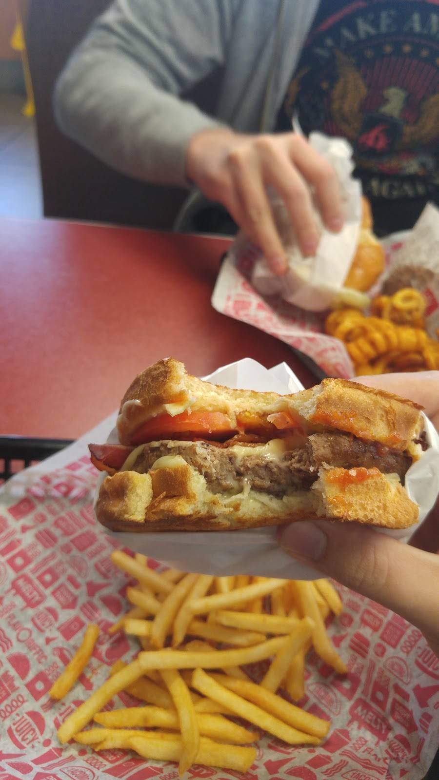 Jack in the Box | restaurant | 3910 Sierra Ave, Fontana, CA 92336, USA | 9094290170 OR +1 909-429-0170