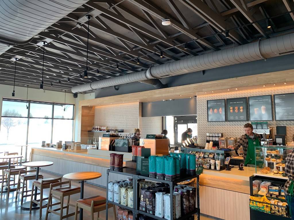 Starbucks | cafe | 3232 Middle Rd, Bettendorf, IA 52722, USA | 5633402452 OR +1 563-340-2452