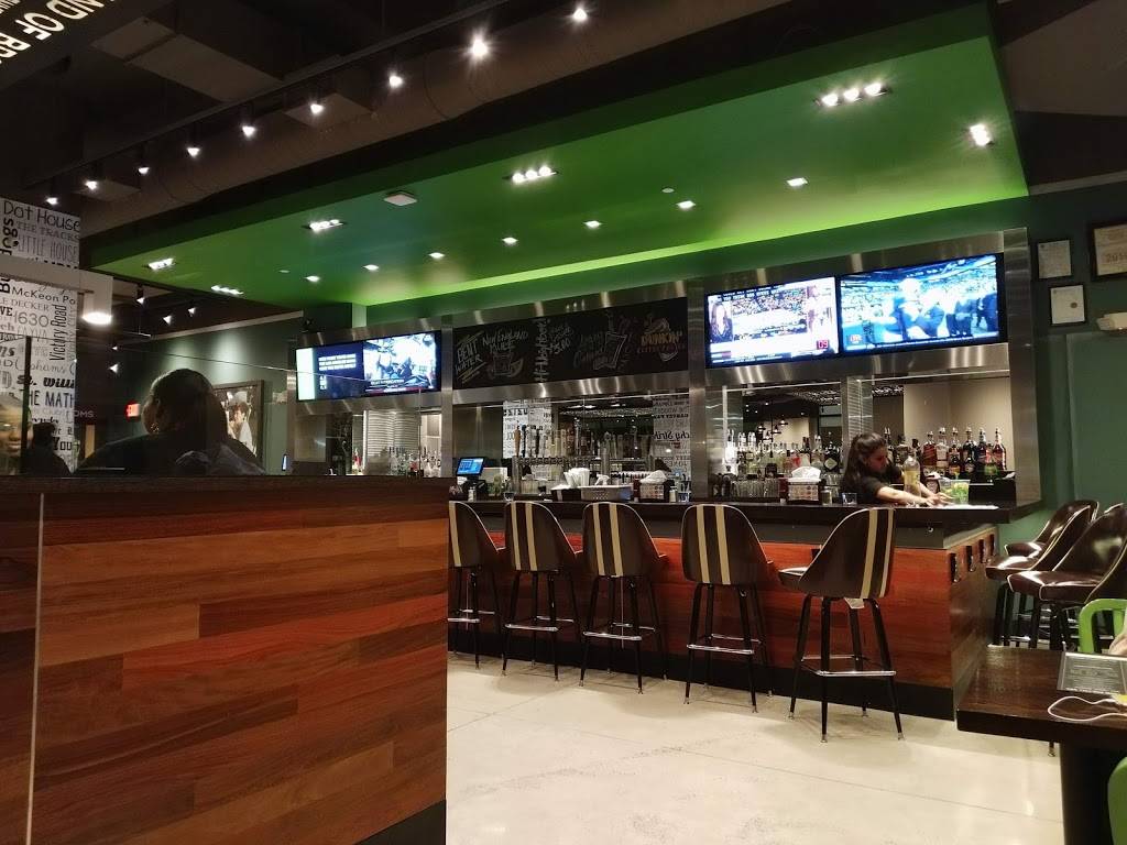 Wahlburgers | restaurant | 9 District Ave, Boston, MA 02125, USA | 6172825300 OR +1 617-282-5300