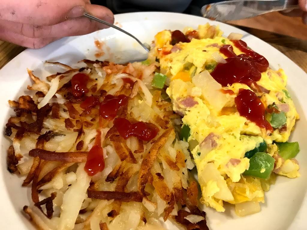 Village Cafe | restaurant | 2575 Guerneville Rd, Santa Rosa, CA 95401, USA | 7075796087 OR +1 707-579-6087