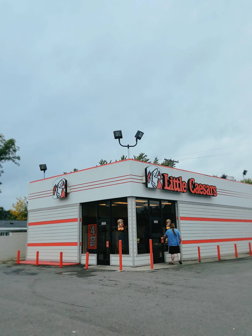 Little Caesars Pizza | meal takeaway | 3303 N Campbell Rd, Royal Oak, MI 48073, USA | 2485882980 OR +1 248-588-2980