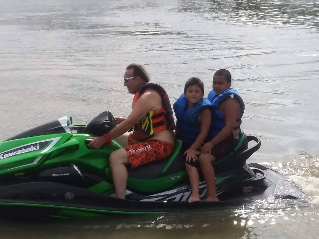 Waterstreet Bar & Grill | restaurant | 201 South St, Evansville, IL 62242, USA | 6188532853 OR +1 618-853-2853