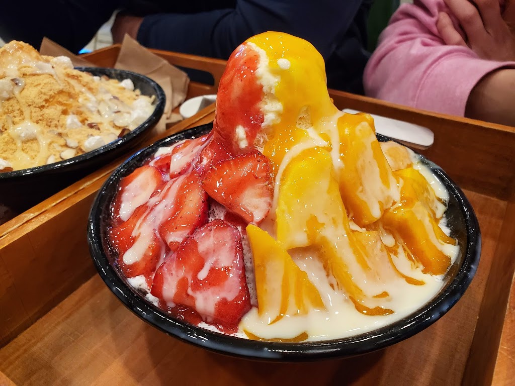 bb.q Chicken Chinatown | restaurant | 2026 S Clark St unit g, Chicago, IL 60616, USA | 3126249650 OR +1 312-624-9650