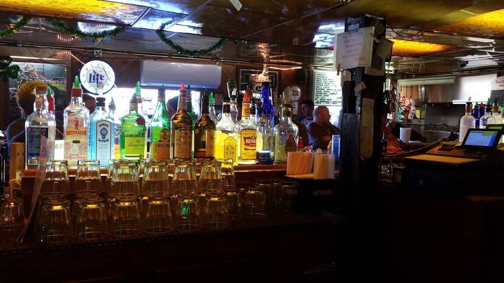 Villa Tap | restaurant | 2302 Packers Ave, Madison, WI 53704, USA | 6082449627 OR +1 608-244-9627