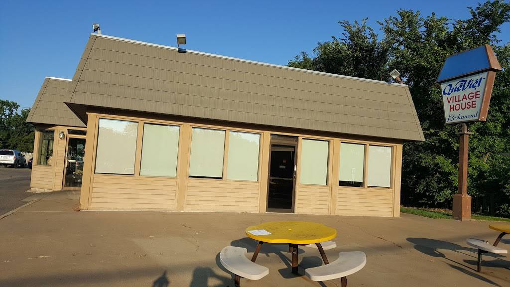 Que Viet Village House | restaurant | 6100 Brooklyn Blvd, Brooklyn Center, MN 55429, USA | 7635600215 OR +1 763-560-0215