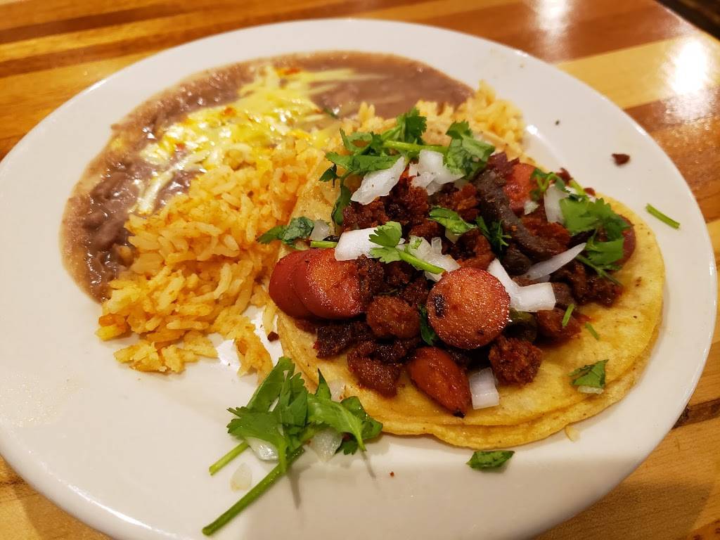 Tacos El Toro | restaurant | 3605 Auburn St, Rockford, IL 61101, USA | 7797743298 OR +1 779-774-3298