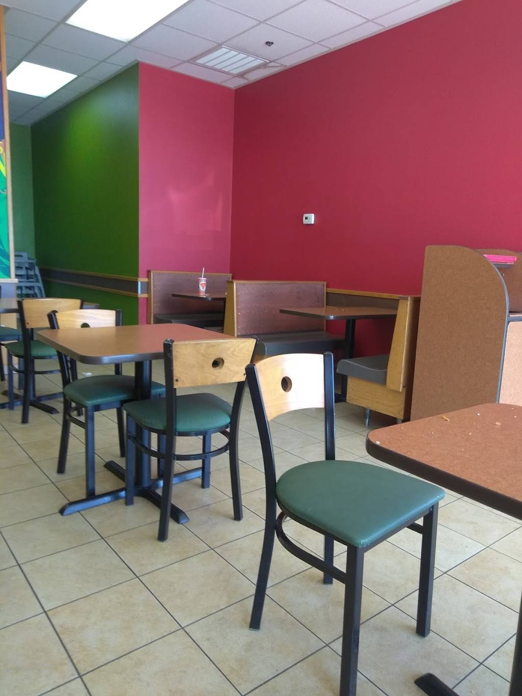 Popeyes Louisiana Kitchen | restaurant | 1660 W Hanford Armona Rd, Hanford, CA 93230, USA | 5595851731 OR +1 559-585-1731